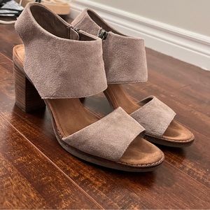 TOMS block heel sandal